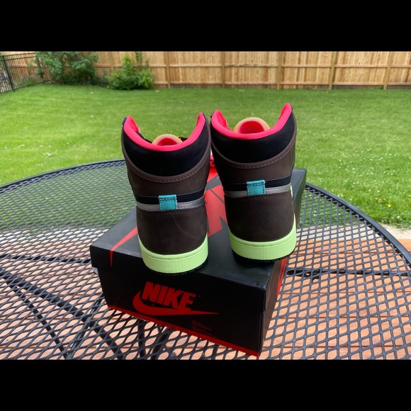 Air Jordan 1 Retro High “Bio Hack” Comes with Box and 2 Sets of Laces. - Picture 4 of 7